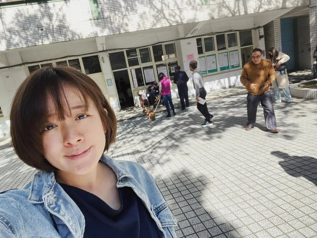 林彥君投完票在投票所自拍。（圖／FB）