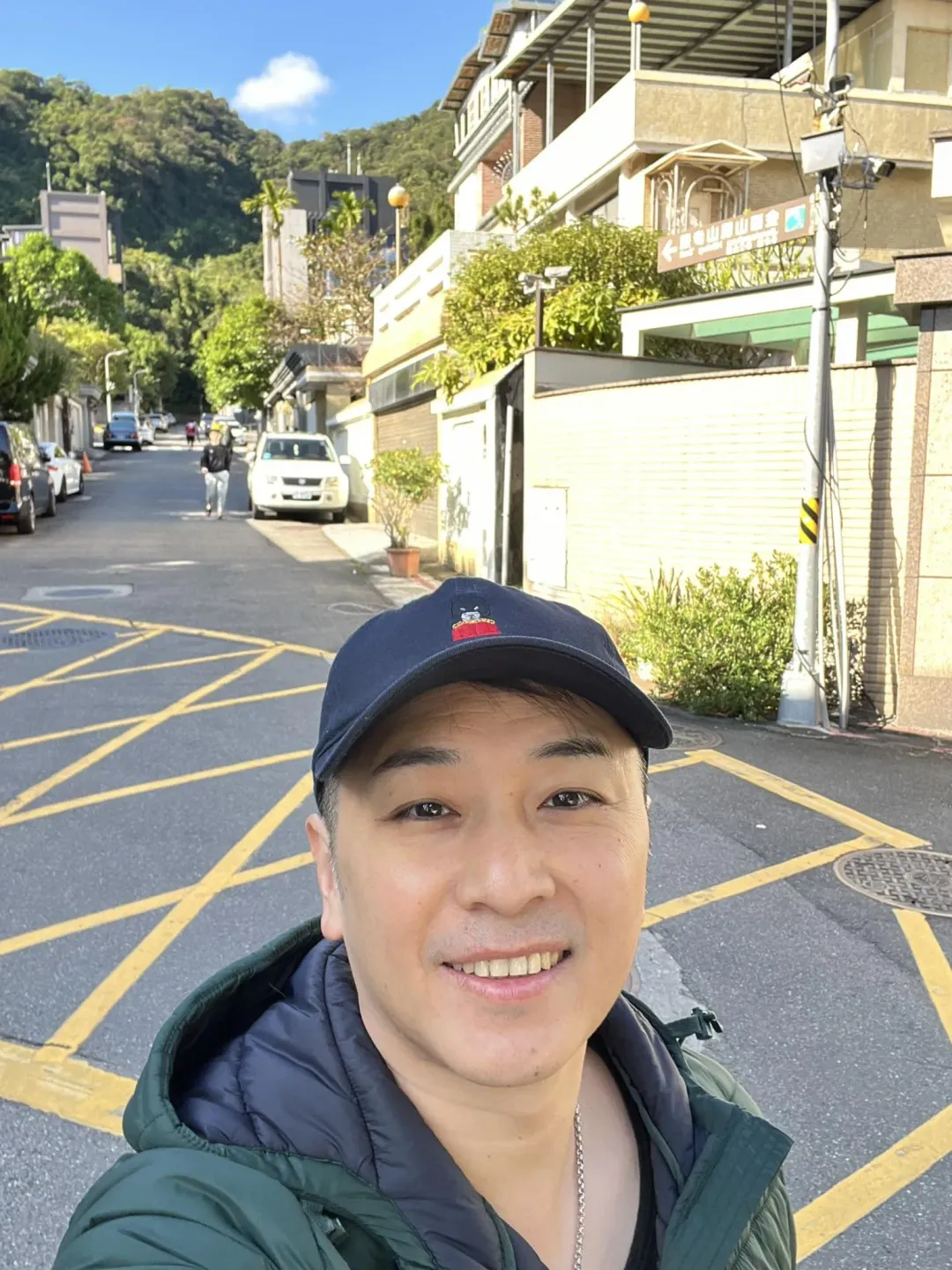 王軍凱一早投票遇到許多小時候的朋友。（圖／FB）