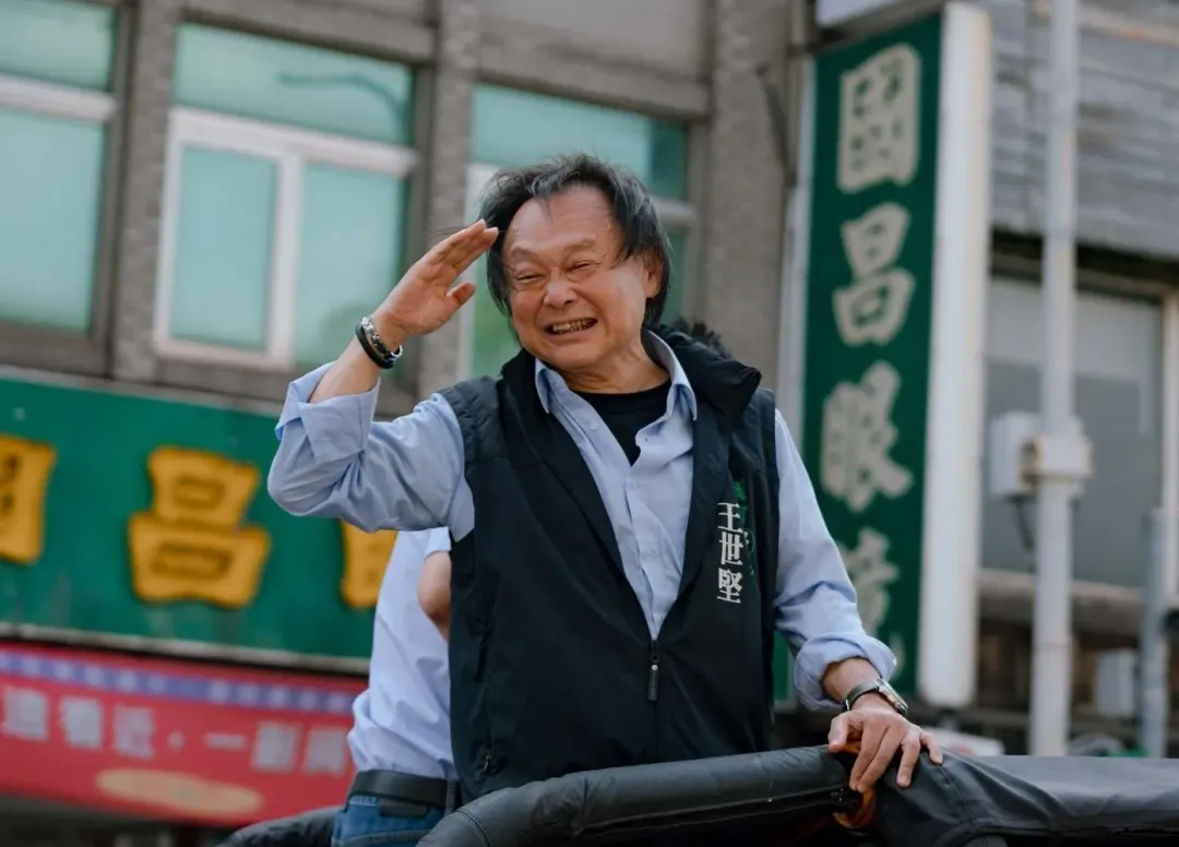 王世堅直言,韓國瑜會睡到中午,除了跟工作時間有關外,也是因為關心工人,他得知內情必須幫忙澄清。(圖/翻攝王世堅臉書)