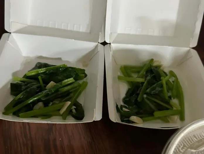 網友實際上收到的炒青菜。(圖/爆料公社)