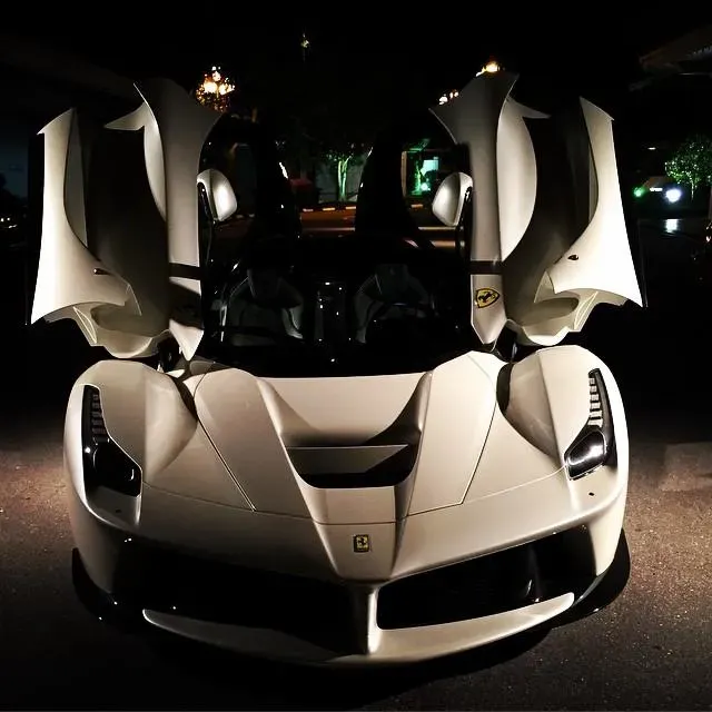 馬丁王子曾在IG公開限量跑車LaFerrari（圖／翻攝IG「tmski」）