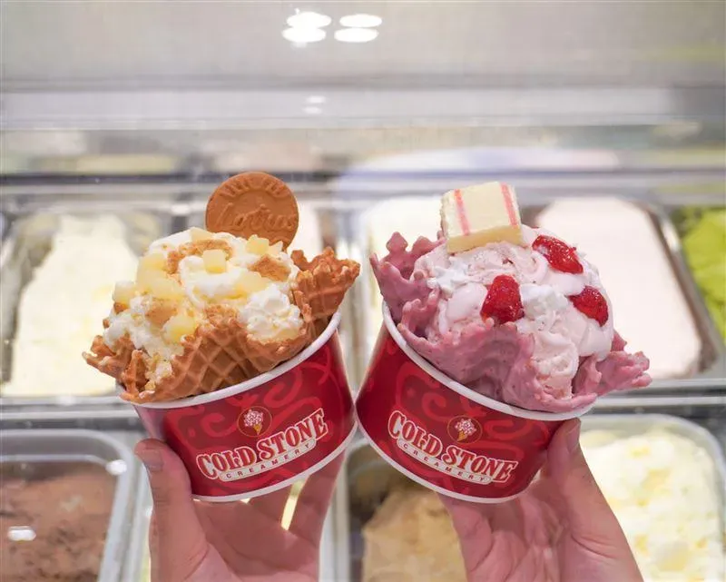 1月21日前點購中杯以上冰淇淋，可享同Size冰淇淋第2杯50元。（圖／COLD STONE提供）
