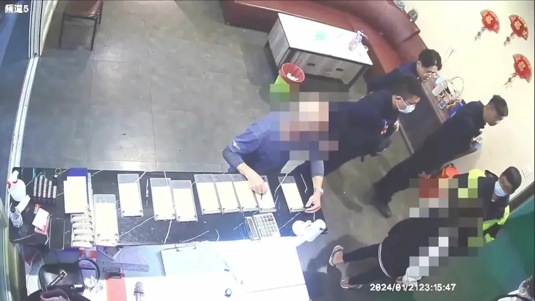 警方獲報到場調查。(圖/翻攝畫面)