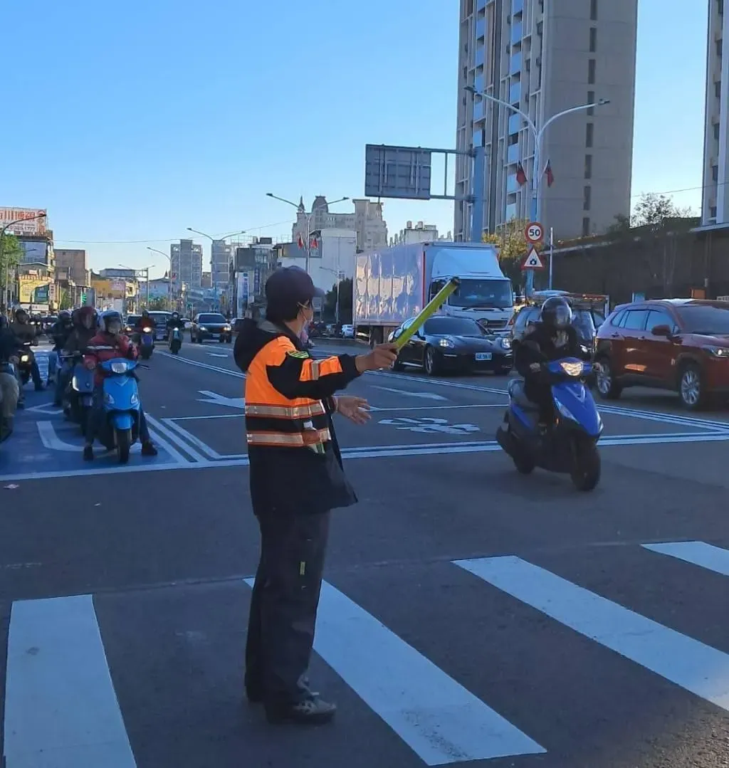桃園捷運施工期間車道縮減，遇壅塞可提前改道慈文路、南平路、莊敬路。（圖／翻攝畫面）
