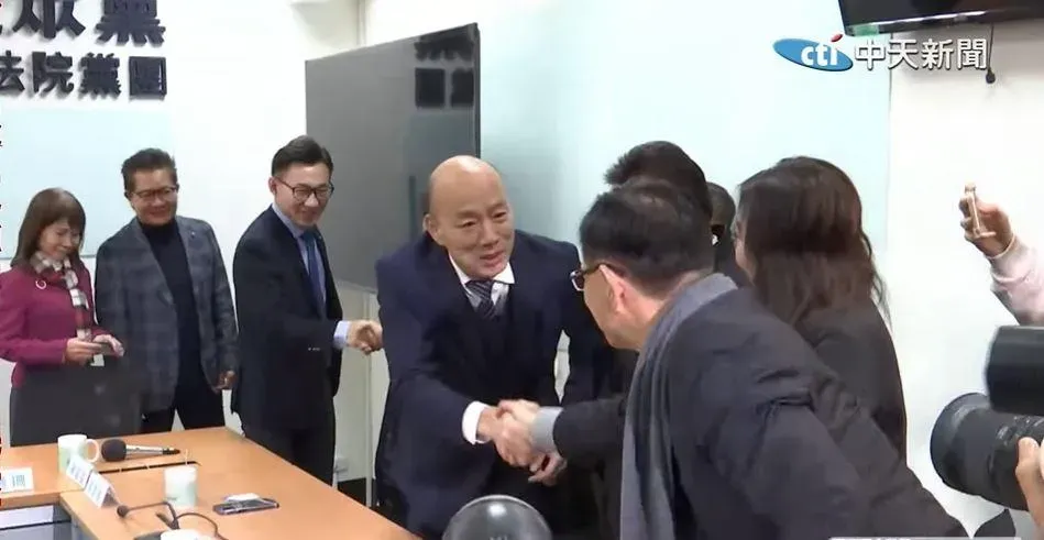 國民黨韓國瑜和江啟臣昨日拜會民眾黨立院黨團。(資料照/中天新聞)