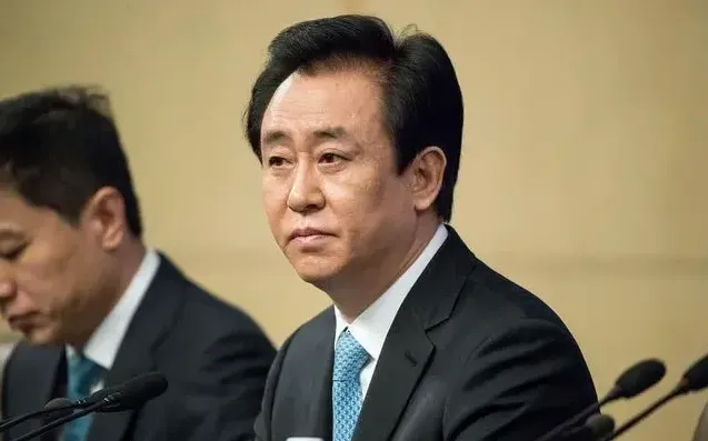 中國恆大集團前主席許家印一手打造房產帝國終崩壞。（圖／翻攝百度）