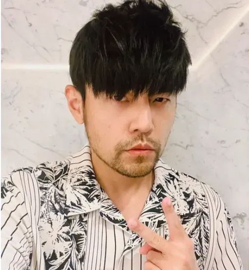 周杰倫傳出5月將登台北大巨蛋開唱,每場有望吸引4萬名粉絲共襄盛舉。(圖/翻攝自Instagram@jaychou)