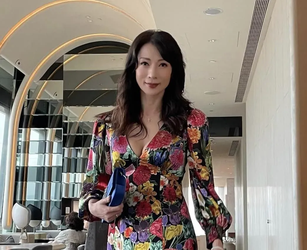 女星溫翠蘋演藝事業大好,情路卻不太順利。(圖/翻攝自Facebook@溫翠蘋 Vanessa 斜槓人生)