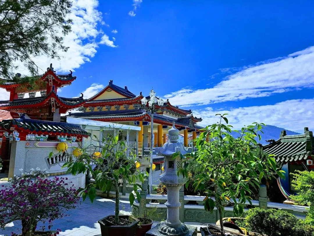 地母廟宮殿式建築和庭院造景美不勝收。（圖／翻攝Google Map）