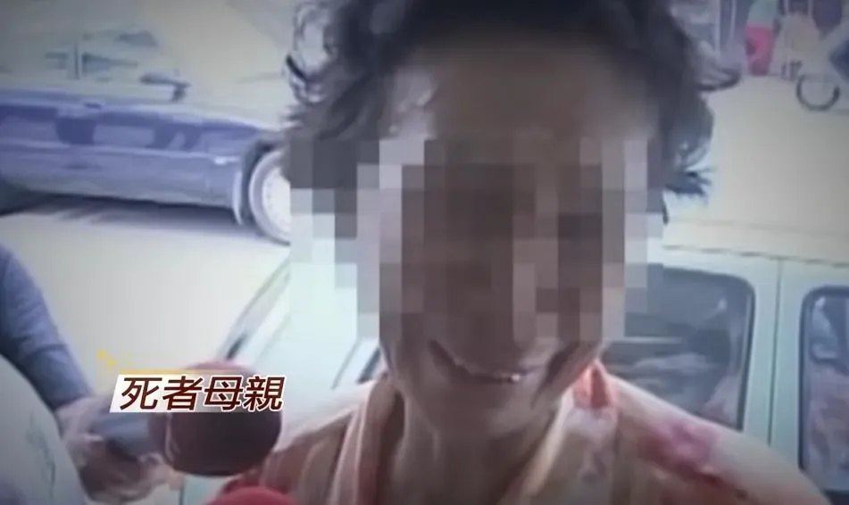 死者母親去找女兒發現女兒遭殺害慘死，她當場難過痛哭。（圖／中天新聞）
