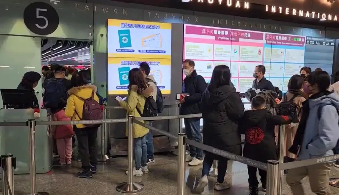 桃園機場人滿為患。(圖/中天新聞)