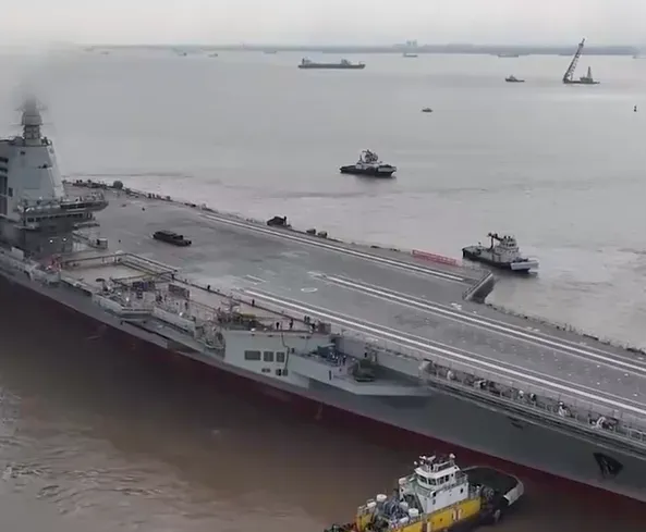 大陸第三艘航母「福建艦」正進行海試前各項測試。(圖/翻攝央視軍事)