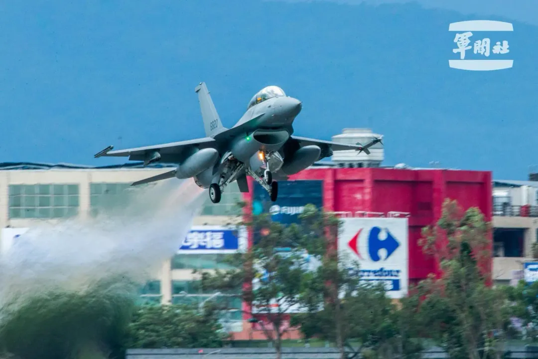 空軍五聯隊F-16V戰機升空執行戰備任務。（圖/軍聞社）