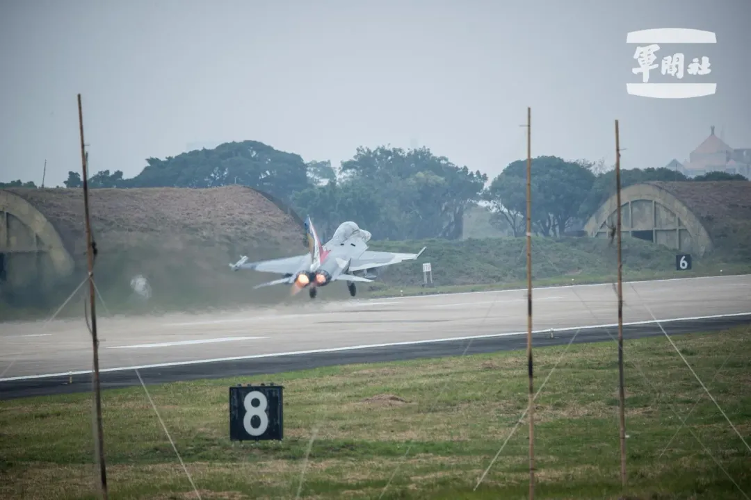 空軍一聯隊IDF戰機起飛。（圖/軍聞社）