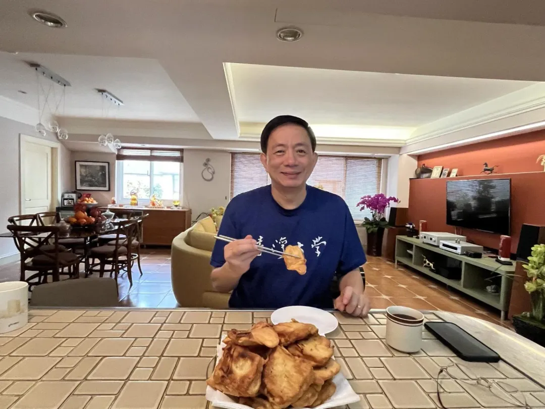 管中閔提到自己吃了6塊。(圖/管中閔臉書)