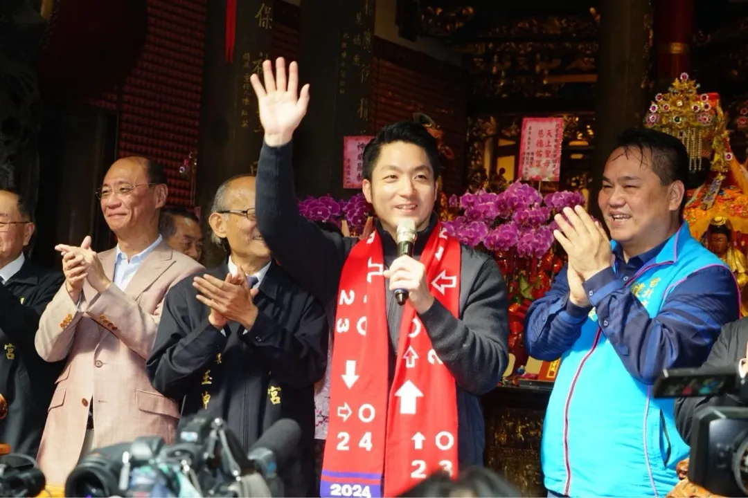 蔣萬安走春拜廟。(圖/台北市政府提供)