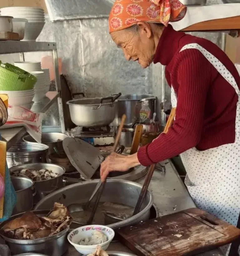 90歲的婆婆。（圖／Dcard）