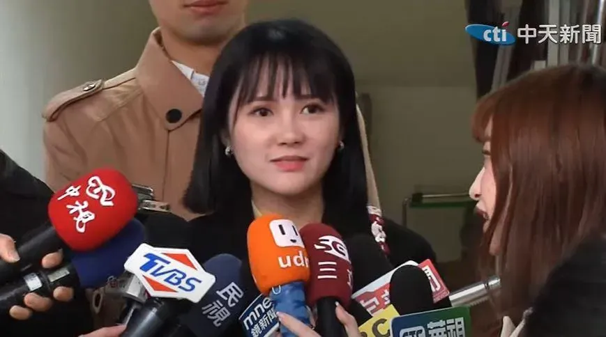 民眾黨發言人吳怡萱。（圖／中天新聞）