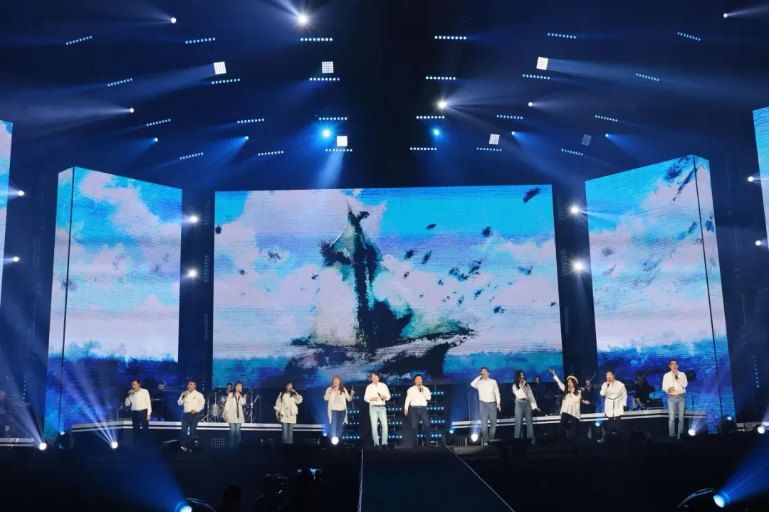 民歌高峰會49演唱會上，14組民歌手連番演唱46首經典歌曲。（圖／寬宏藝術提供）