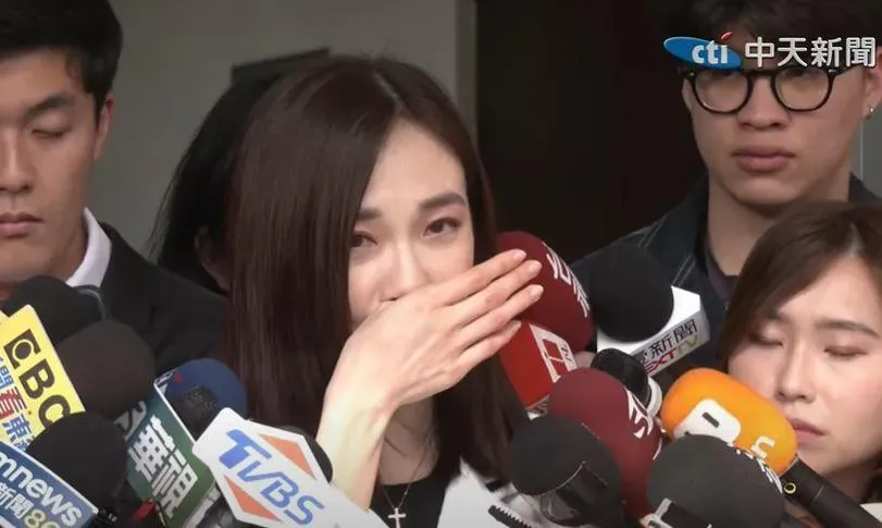 各界在猜測前民眾黨發言人楊寶楨是否會由白轉藍。(資料照/中天新聞)