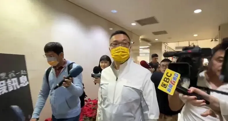 鍾沛君遭強吻案，朱學恒遭判1年2月徒刑（攝自中天新聞）