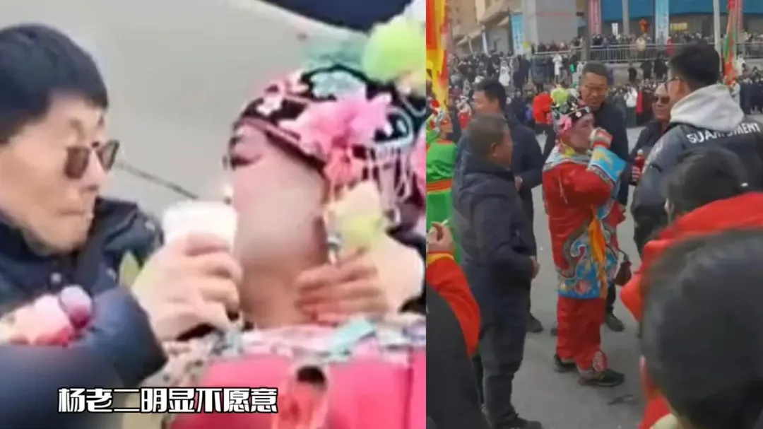 楊老二表演時被人押住脖子強灌酒，甚至還被眾人包圍逼喝酒，不料疑因此猝死。（圖／翻攝微博）