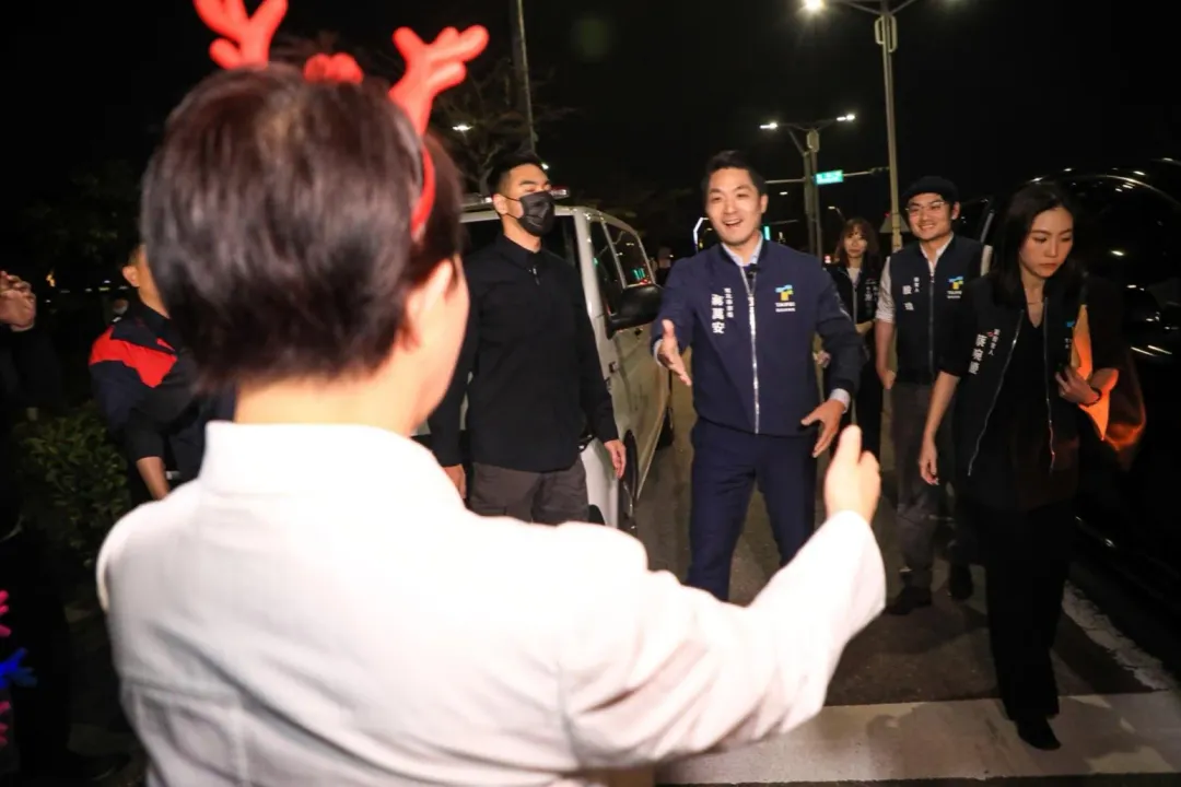 兩人一碰面就熱情地打招呼。（圖／翻攝自台中市政府官網）