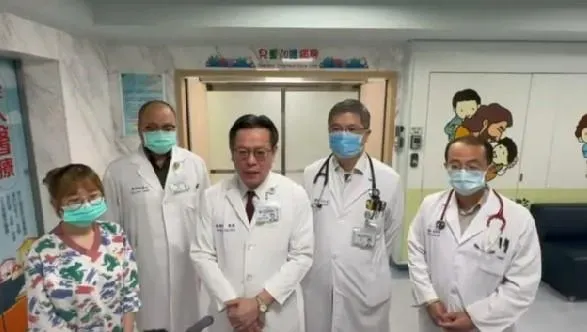 彰化基督教醫院總院長陳穆寬和醫療團隊。(圖/彰化基督教醫院提供)