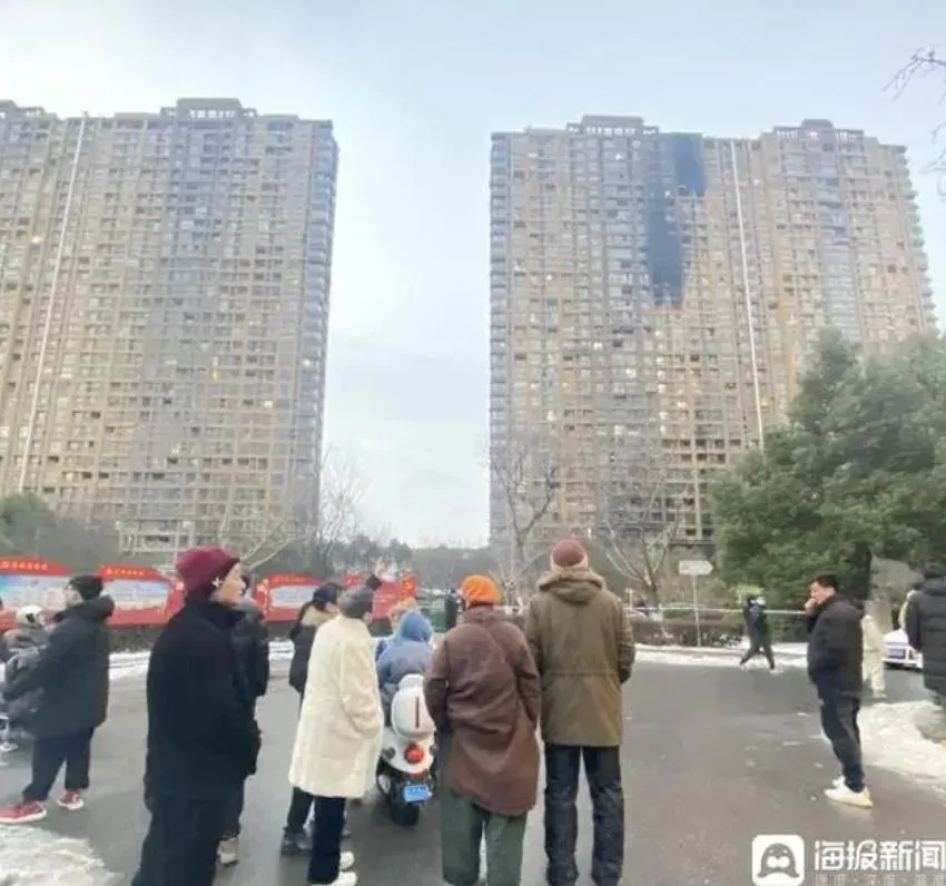 明尚西苑暗夜惡火造成15死44傷，罹難者最小僅4歲男童。（圖／翻攝海報新聞）