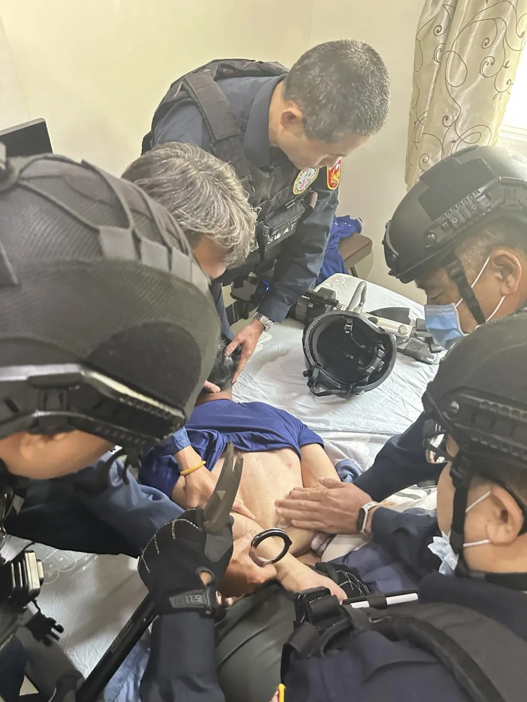 陳姓竊盜通緝犯在高雄落網，遭壓制逮捕（圖／中天新聞）