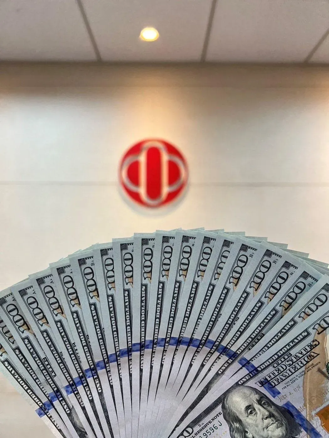 台中銀行近期推出美元定存專案,年利率最高三個月5.35%。照片提供/台中銀行