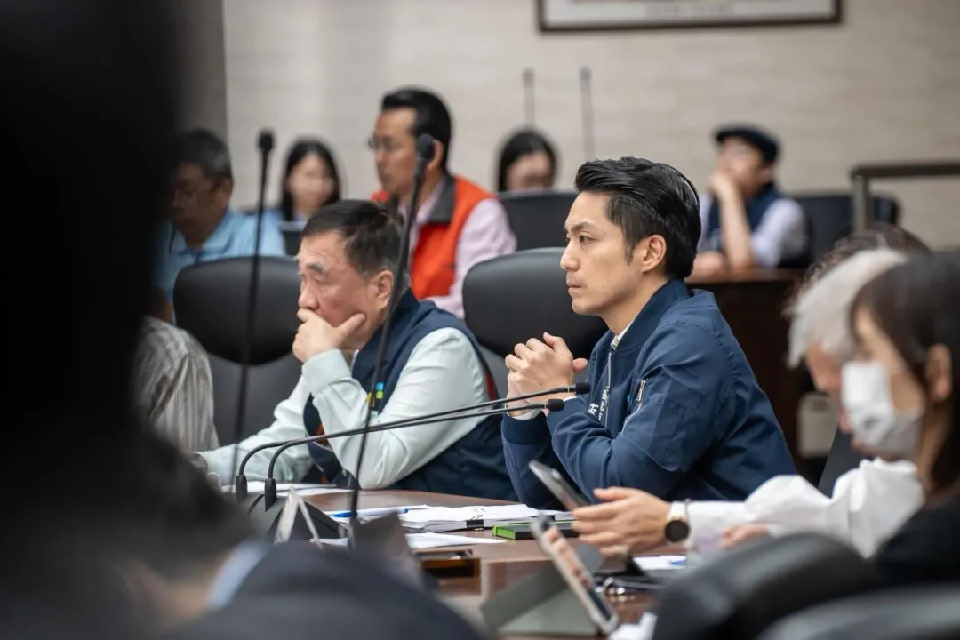 蔣萬安日前主持公安會報,檢討深坑大火後的市府團隊的通報機制。(圖取自蔣萬安臉書)