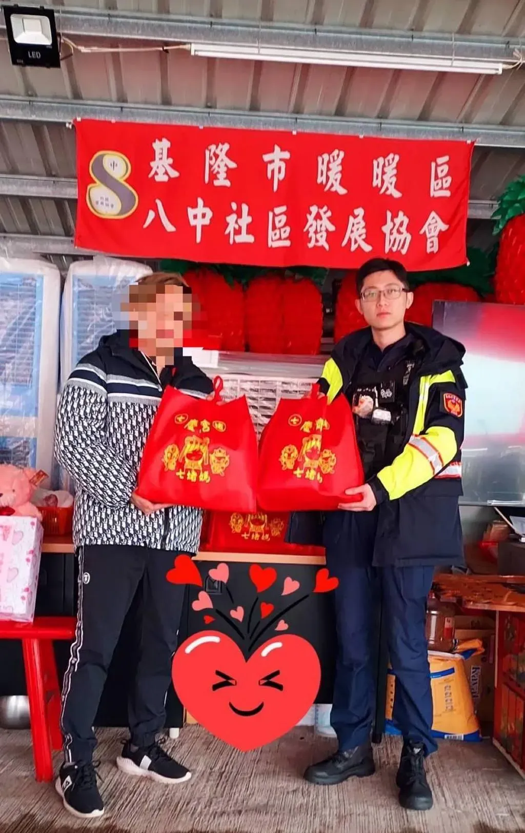 所內同仁不捨表示,實在無法理解簡男為何挑他們分駐所犯案。(圖/翻攝臉書基隆警馨雲)