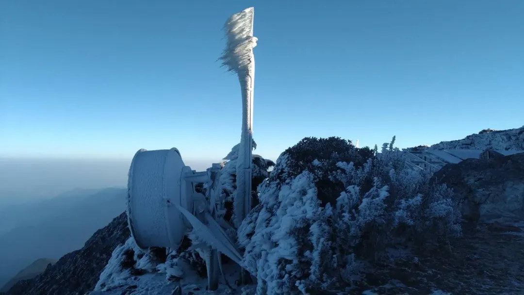 玉山今晨雪景。（圖／中央氣象署提供）