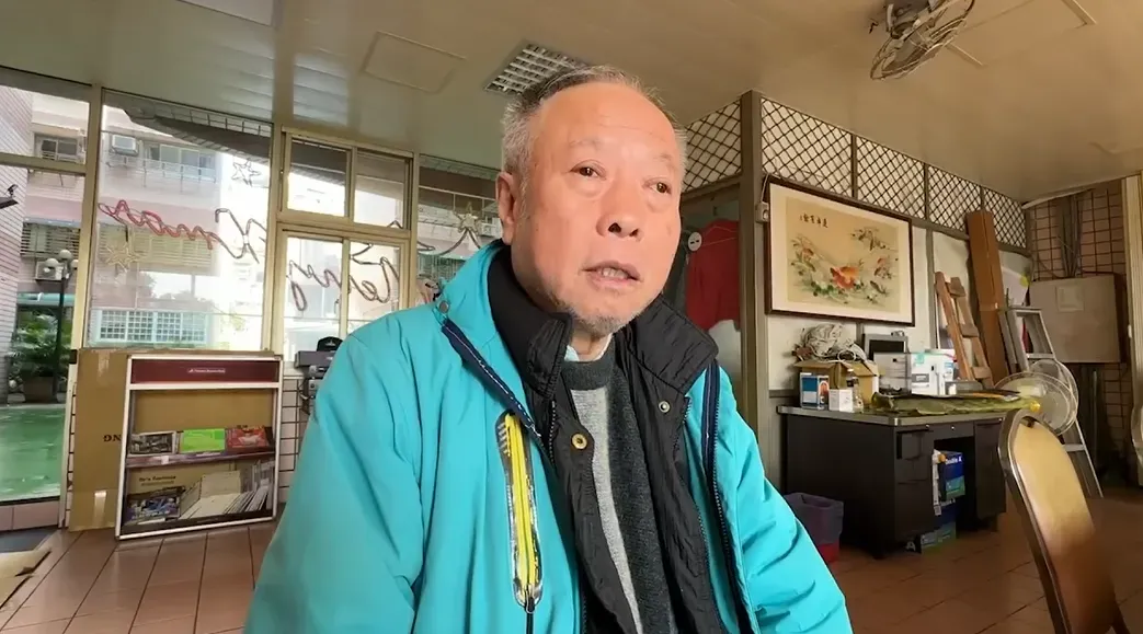 巡路員父親向簡母表示賠多少都可以。（圖／中天新聞）