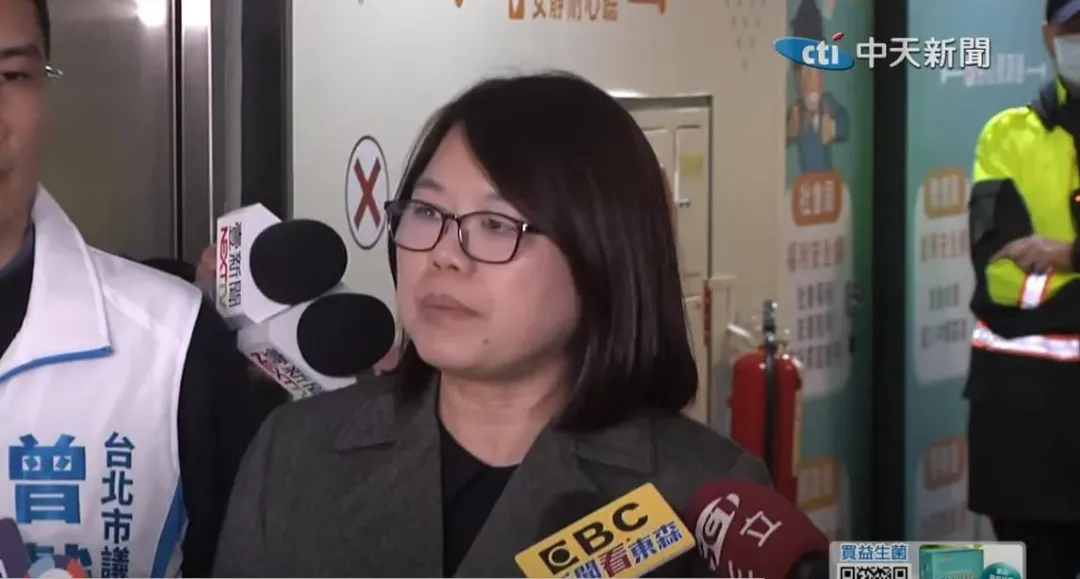 北市府下午召開考績委員會，社會局長姚淑文說明情況。（圖／中天新聞）