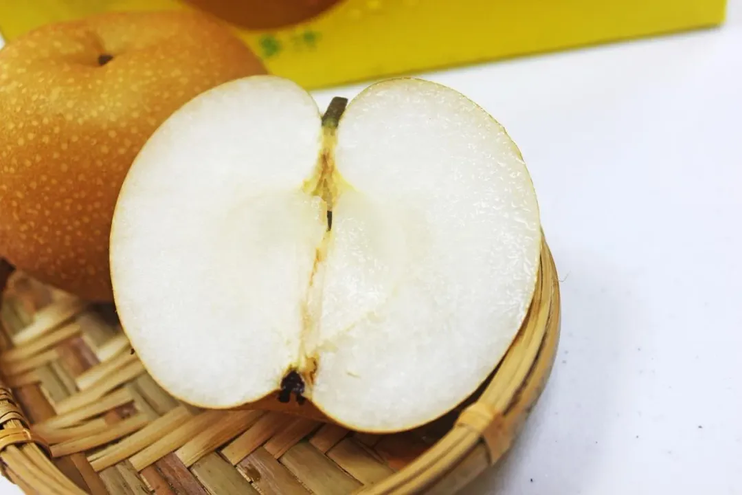 水梨屬於中高膳食纖維的水果，可以幫助腸道蠕動。（示意圖／pixabay）