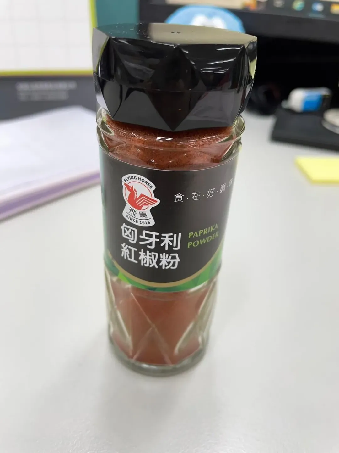 momo購物網的「匈牙利紅椒粉」。