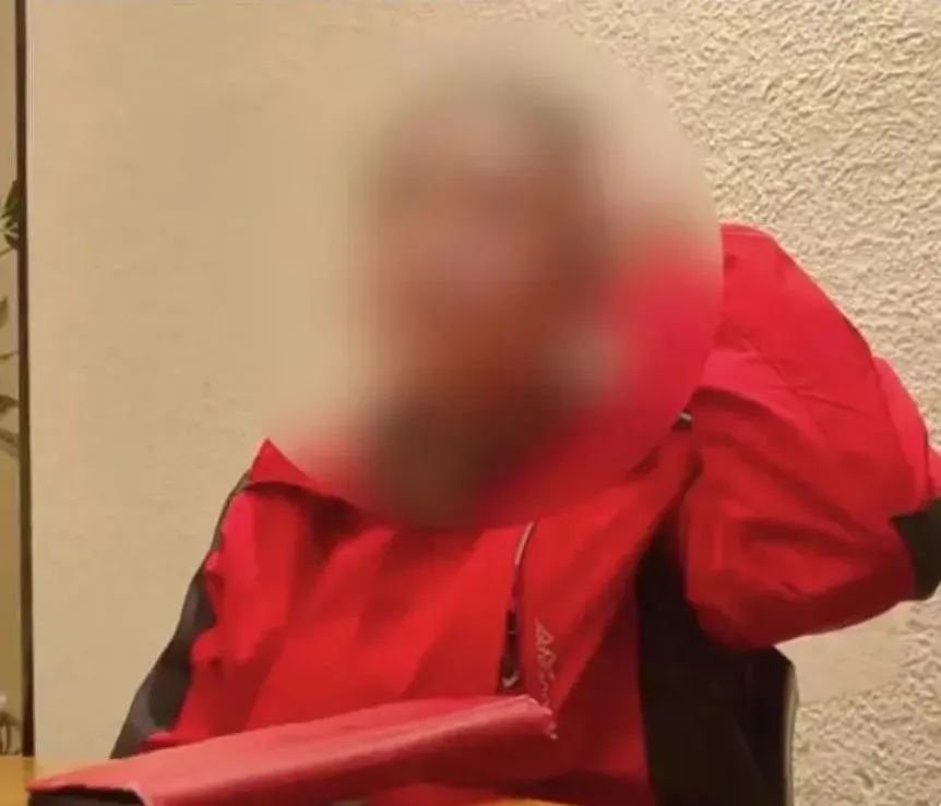 62歲老爸爸因為29歲獨生女遲遲不結婚,竟私找代孕生孩子。(圖/翻攝都市頻道)