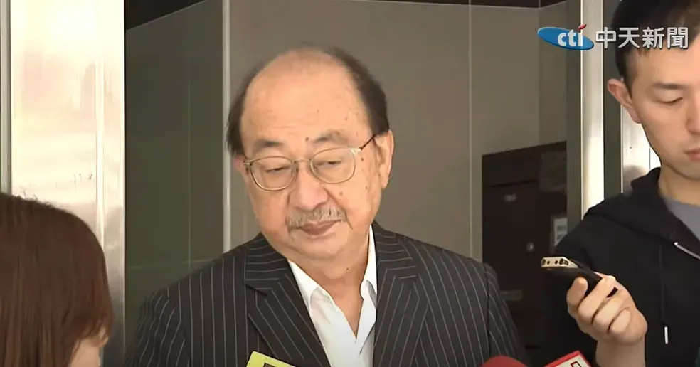 柯建銘表示，韓國瑜疏於管理，又不熟議事規則，才引發骨牌效應。（圖/中天新聞）