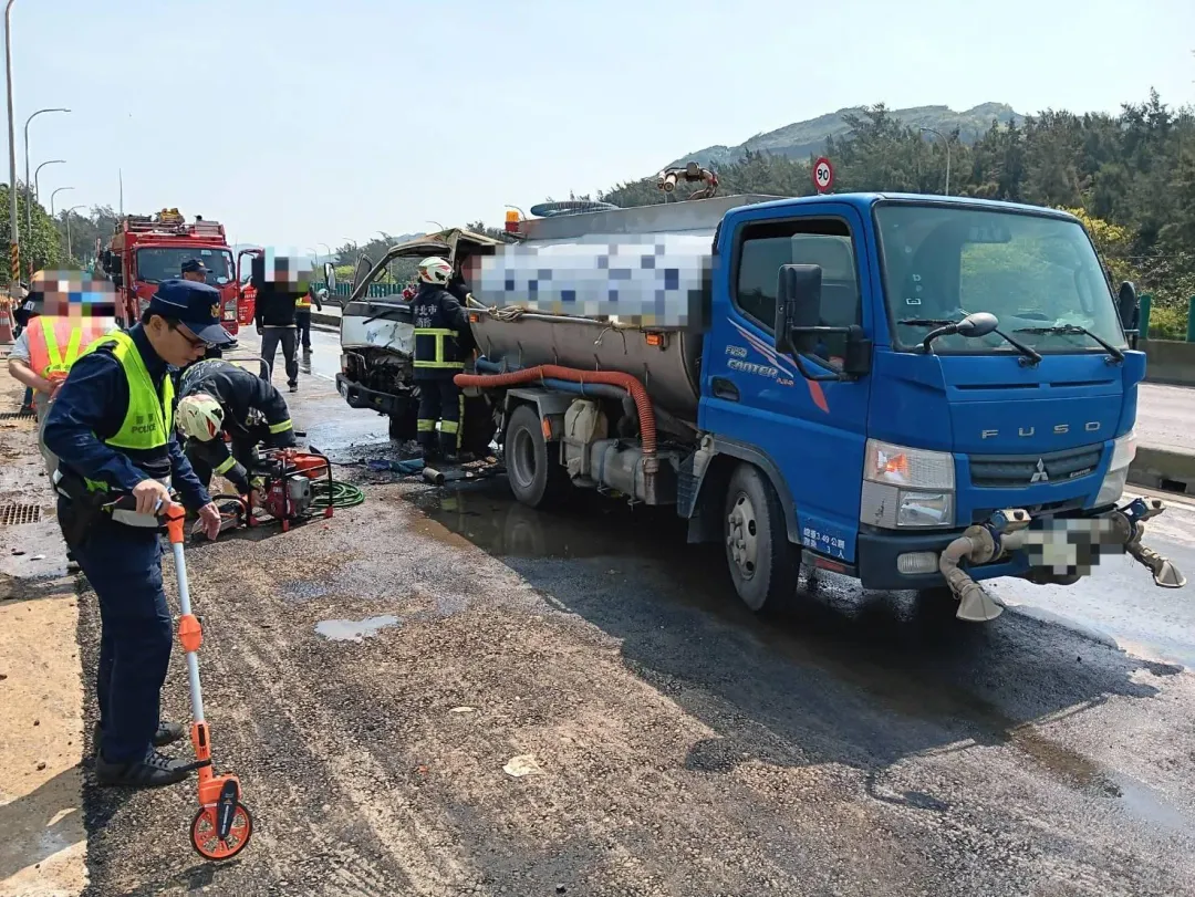 警方到場處理事故，釐清肇事原因。（圖／翻攝畫面）