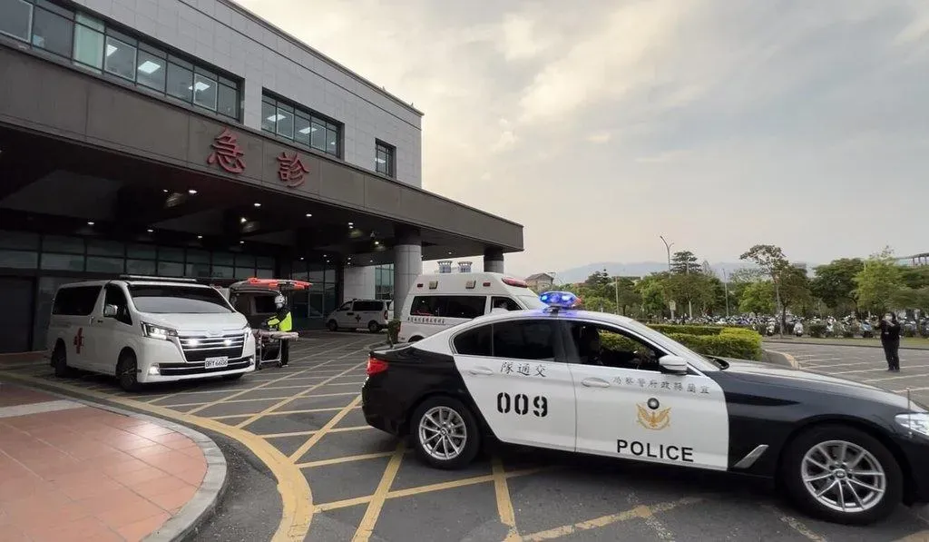 一名女騎士日前在宜蘭縣壯圍鄉發生車禍導致嚴重腦死,家屬表達她認同器捐理念,今天順利完成器官捐贈摘除手術並送往北部各地醫院,遺愛人間。(陽明交通大學附設醫院提供)