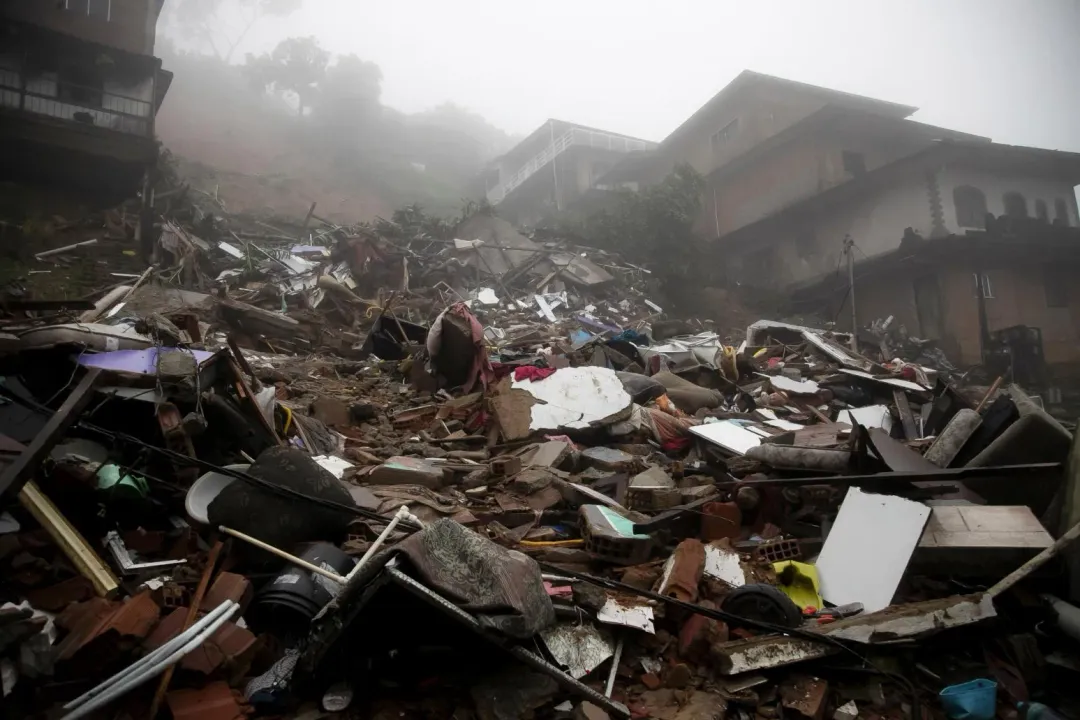 巴西東南部連日暴雨引發土石流,至少造成25人死亡。(圖/美聯社)