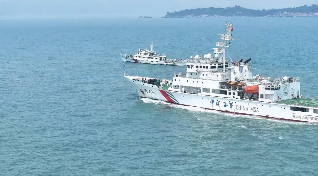 隸屬上海海事局東海海巡執法總隊「海巡01」輪，是大陸第一艘兼具海事監管和救助功能的大型巡航救助船。（圖／翻攝中新社）