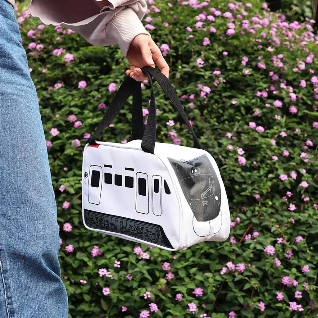加碼推出EMU3000城際列車保溫便當袋等造型商品，滿足鐵道迷的收集需求。（圖／台鐵公司提供）