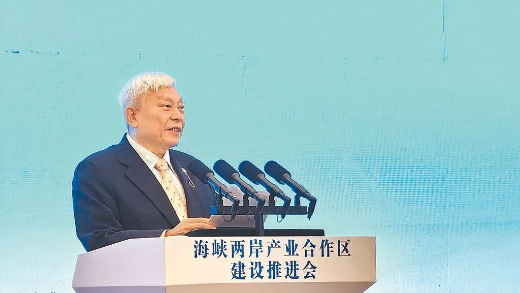 旺旺集團慶祝大陸投產30周年,董事長蔡衍明表示,盼台灣年輕人勇敢西進大陸開創市場(資料照片)