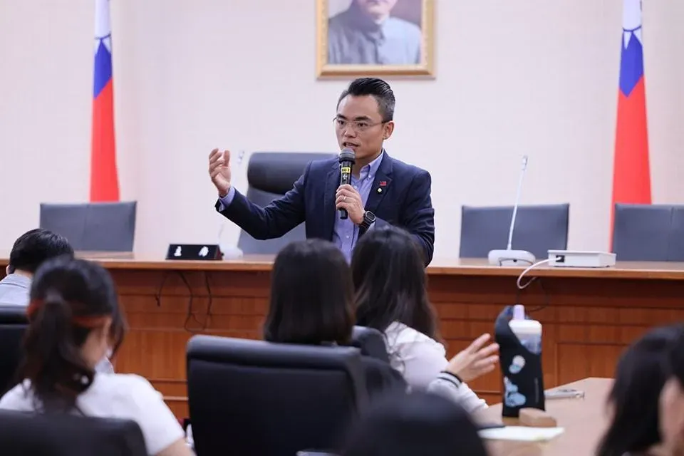 洪孟楷表示,他的信念不會動搖,做事情永遠是最重要的。(圖取自洪孟楷臉書)