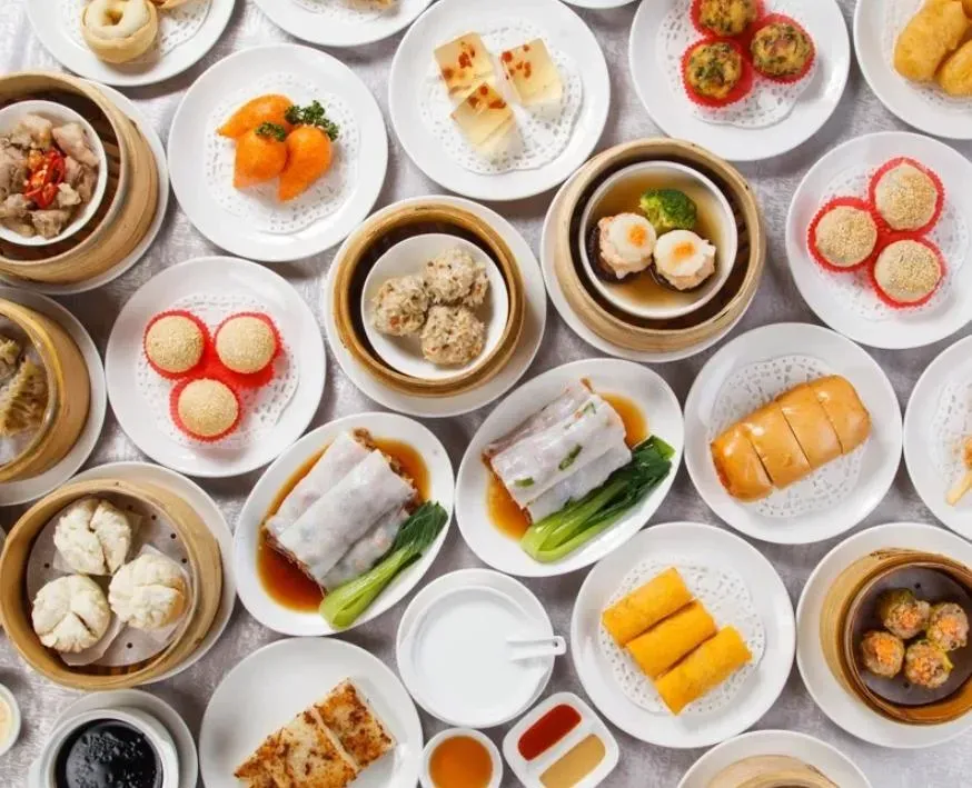 「桃園青青格麗絲-港點百匯」提供多種大人小孩都愛的料理。(圖/青青國際餐飲集團提供)