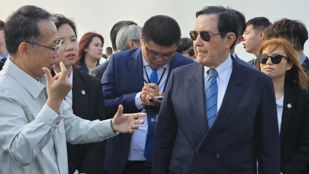 馬英九團隊在參訪結束後便搭車前往廣州預計將在晚間與廣東省委書記黃坤明會面。（圖／馬辦提供）