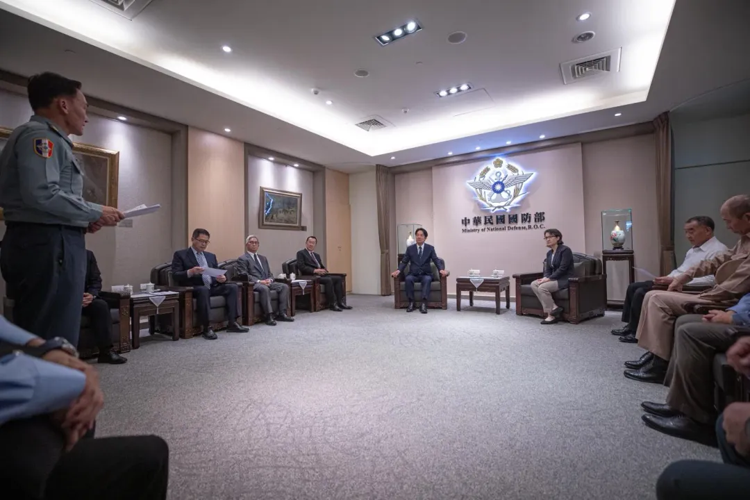 賴清德和蕭美琴今天前往國防部。(圖/國防部提供)